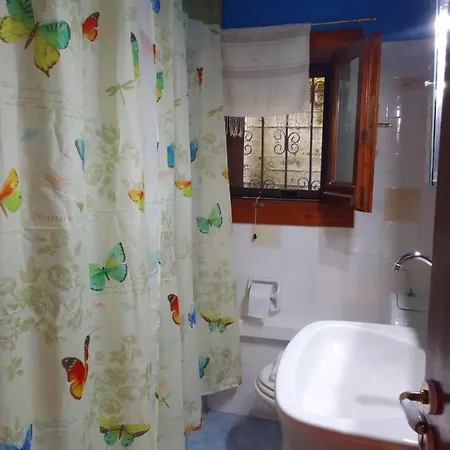 Perky Roses Home, Cozy Version, Seaview, Pelion, Volos, Greece * Miléai